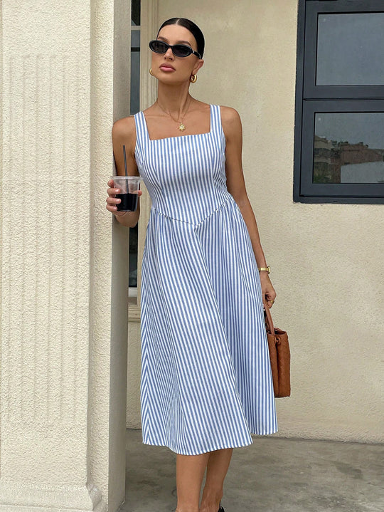 Damen Midikleid mit quadratischem Ausschnitt, breiten Trägern und tailliertem A-Linien Schnitt Shop Nory