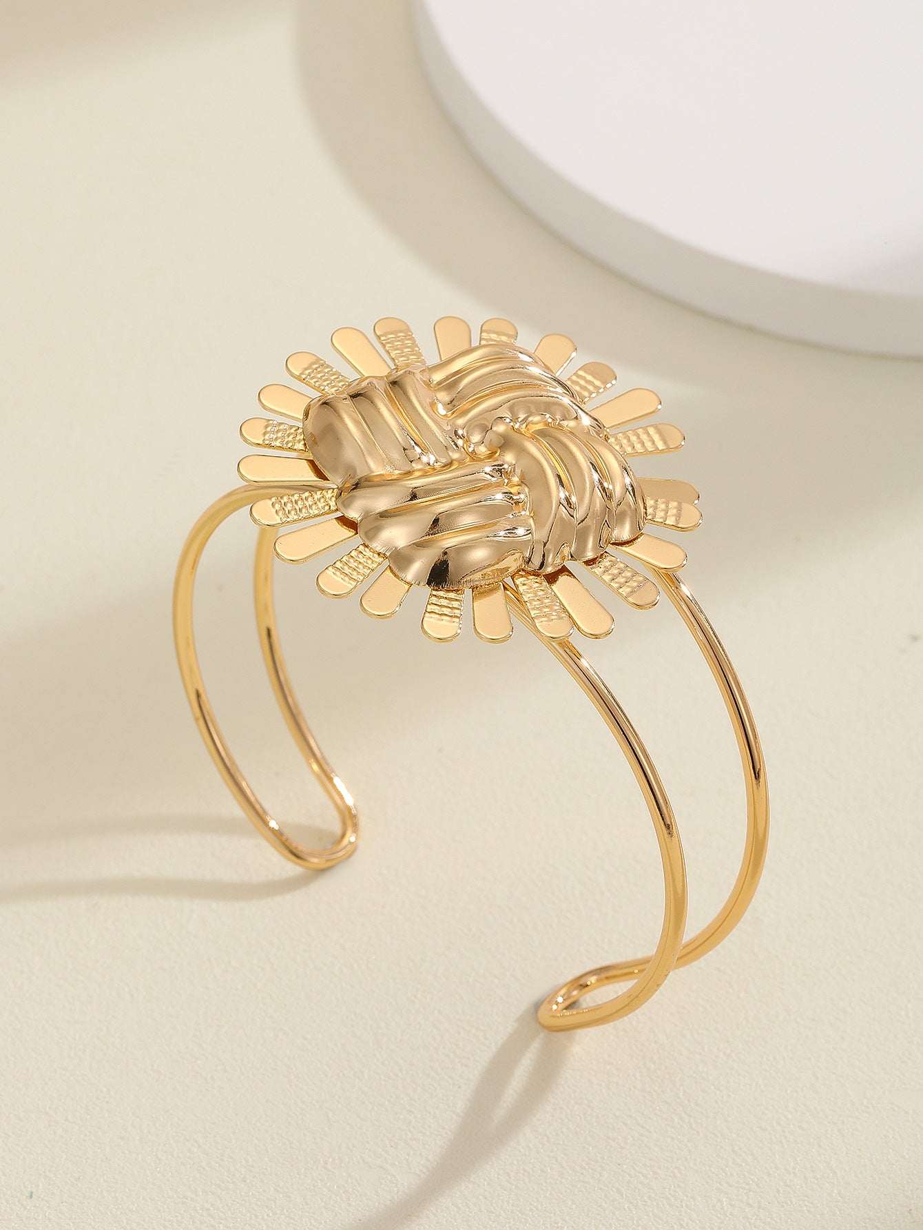 Damen Haarschmuck mit floralen Details Shop Nory