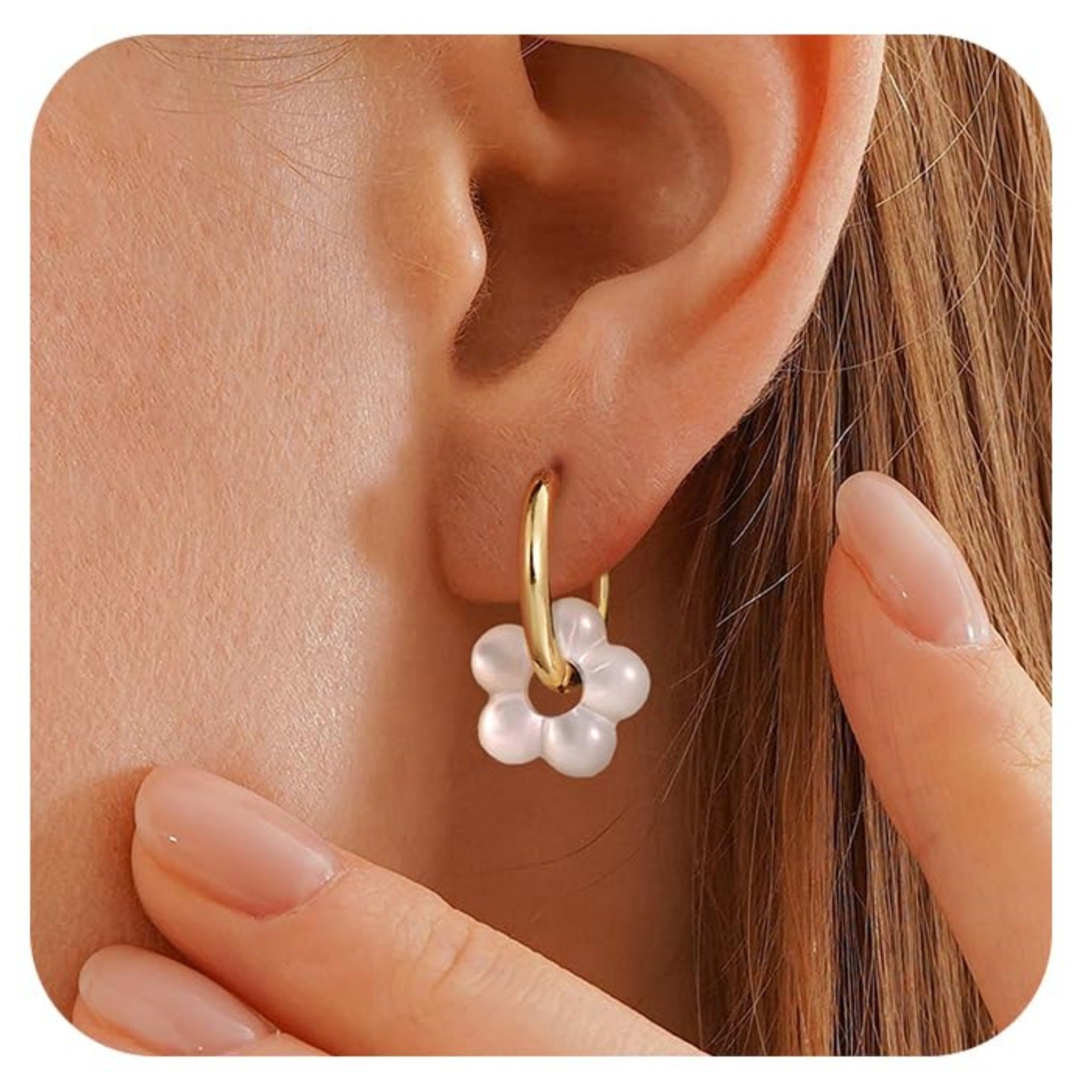 Damen Ohrhänger mit blütenförmigem Design und zarten Perlen Shop Nory