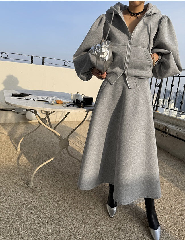 Damen Elegantes Sweatset aus Scuba‑Jersey mit Ballonärmeln und ausgestelltem Midirock Shop Nory