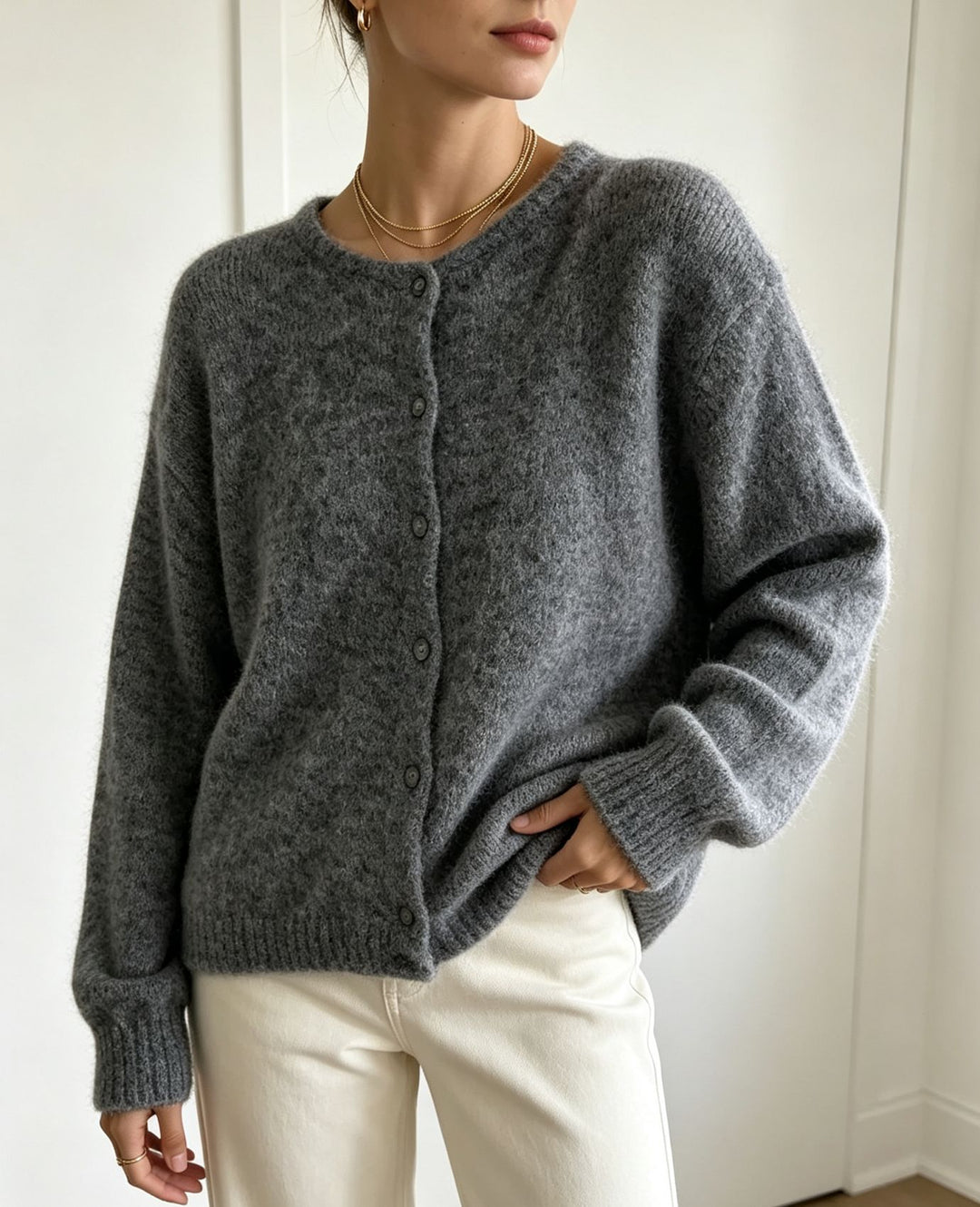 Damen Rundhals-Strickjacke mit weichem Flormix, Knopfverschluss und gerippten Bündchen Shop Nory