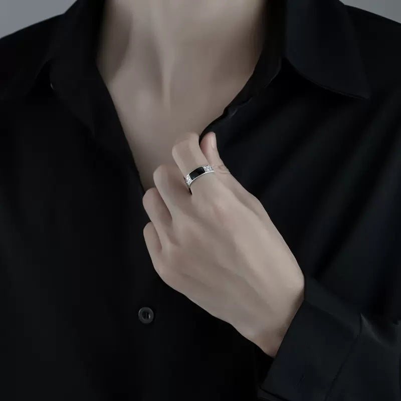 Damenring mit kunstvollem Design und edlem Onyx-Shop Nory
