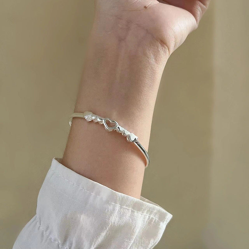Damen Offenes Armband mit herzförmigem Design Shop Nory