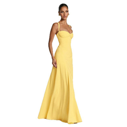 Damen Elegantes und figurbetontes Abendkleid mit drapierten Cups