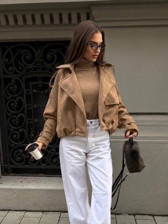 Damen Kurze Velourslederjacke im Bomberstil mit voluminösem Revers, Epauletten und taillierendem Gummisaum Shop Nory