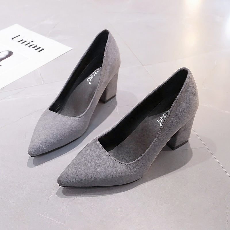 Damen Samtige Spitz-Pumps mit mittelhohem geometrischem Blockabsatz Shop Nory