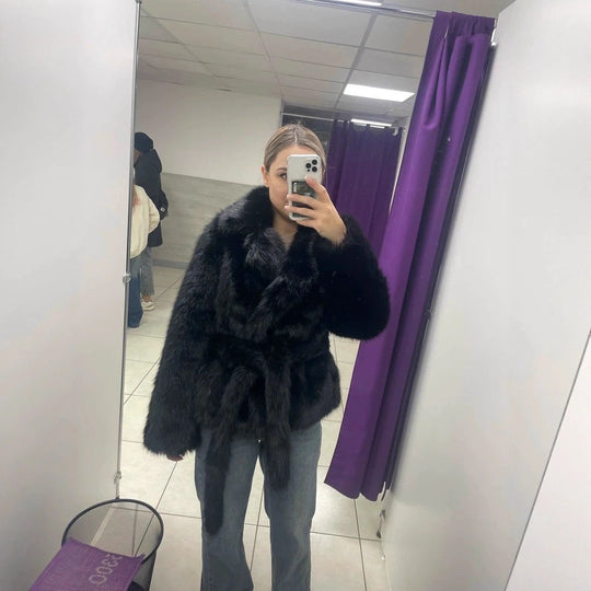 Damen Kurzmantel aus langflorigem Faux-Fur mit taillierendem Bindegürtel Shop Nory