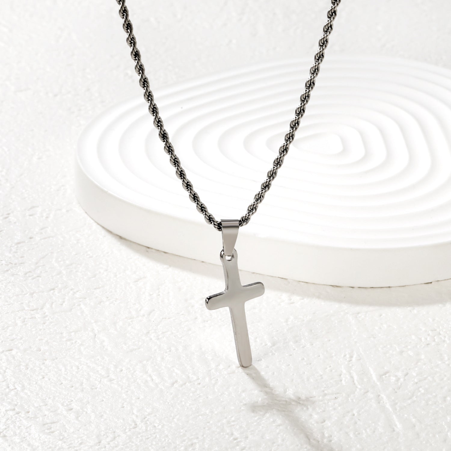 Damen Halskette mit trendigem Kreuzanhänger aus hochwertigem Edelstahl Shop Nory