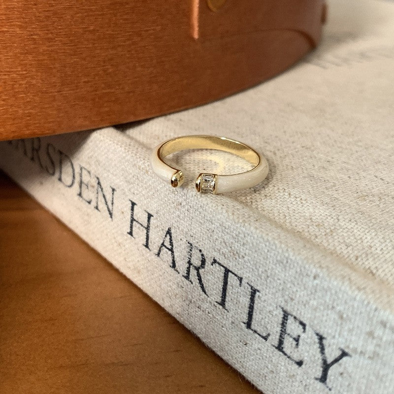 Damen Ring mit elegantem Design und funkelndem Zirkon Shop Nory