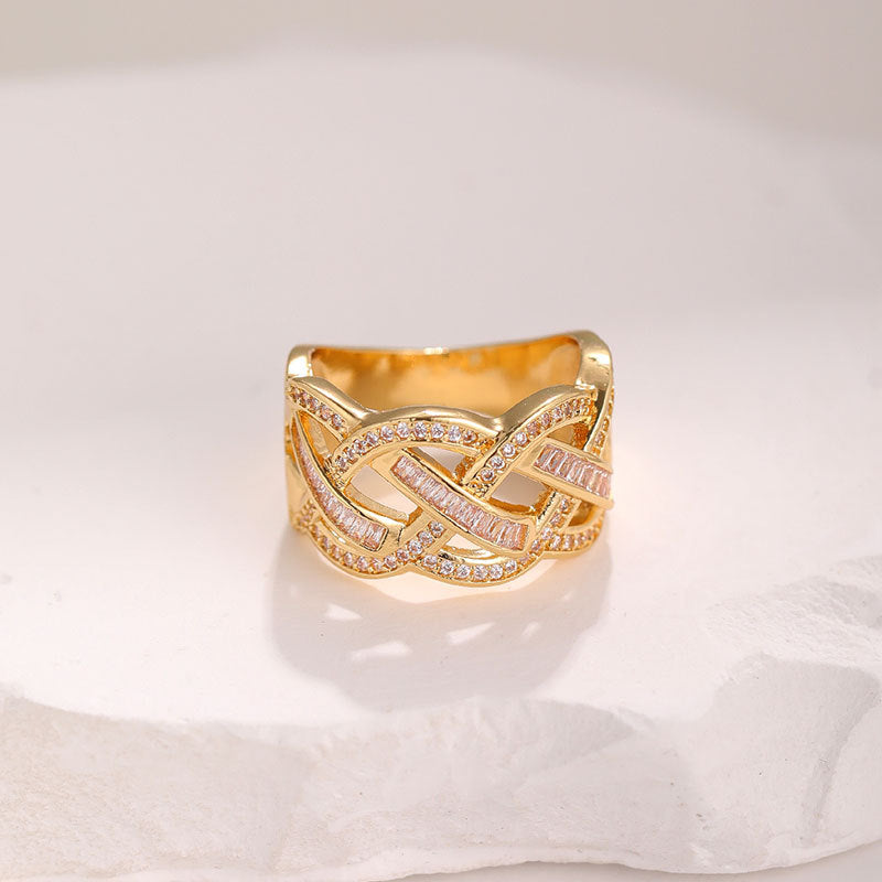 Damen eleganter und kunstvoll gestalteter Ring mit funkelnden Zirkoniasteinen Shop Nory