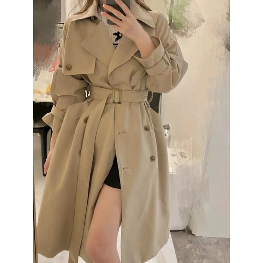 Damen Eleganter Midi-Trenchcoat mit Oversize-Schulterklappe, gerafften Ärmeln und taillierendem Bindegürtel Shop Nory