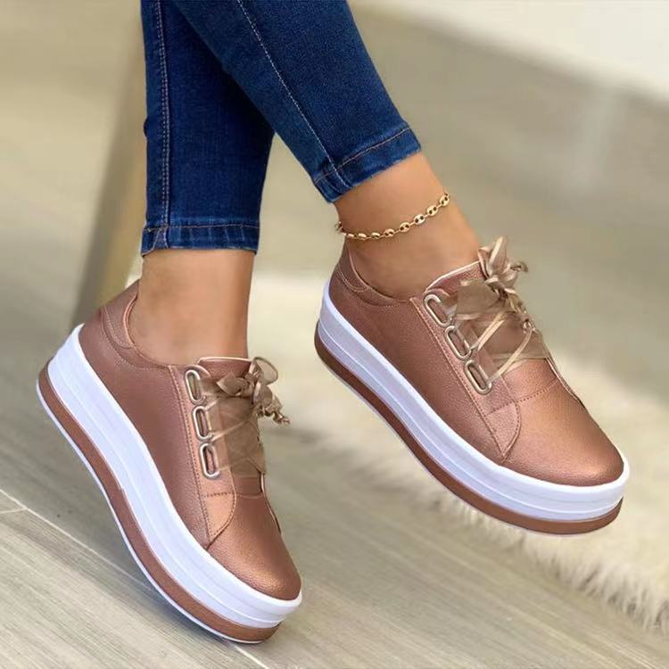 Damen Sneakers mit zeitgemäßem Plateau-Design