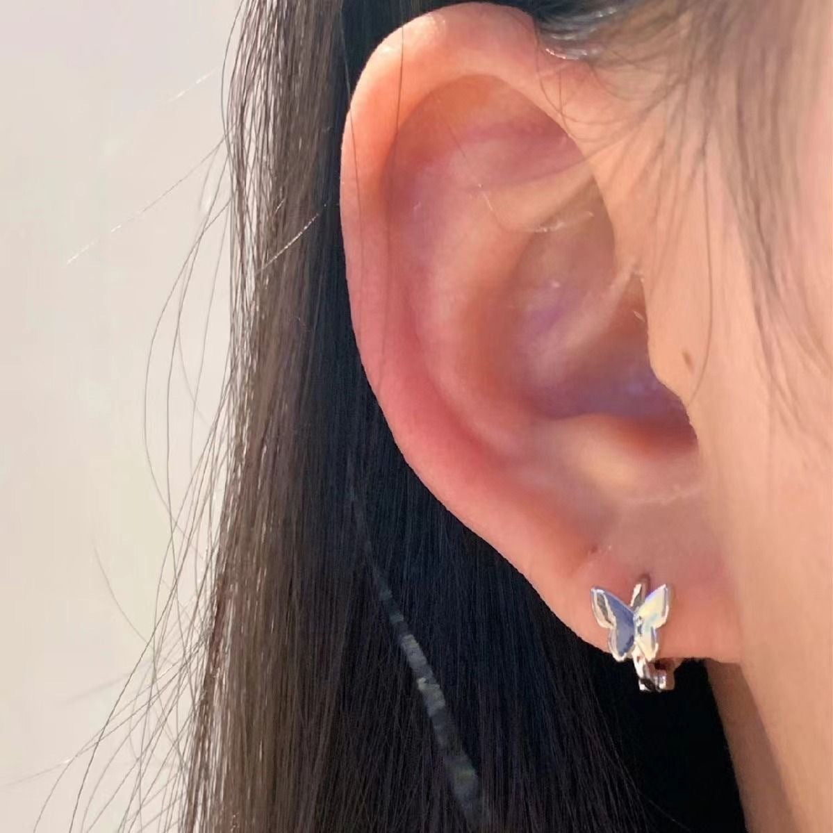 Damen Ohrstecker mit elegantem Schmetterlingsdesign Shop Nory