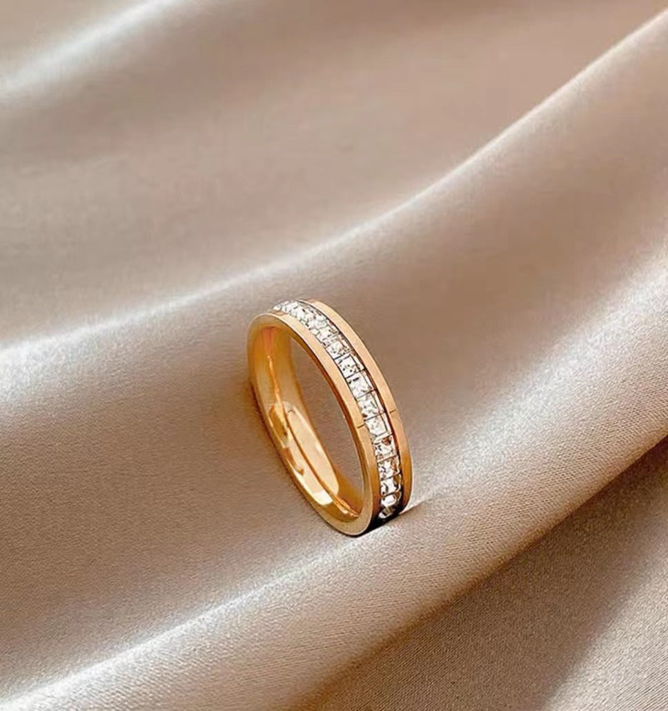 Damen Elegante mit Kristallen akzentuierte Hochzeitsbandring Shop Nory