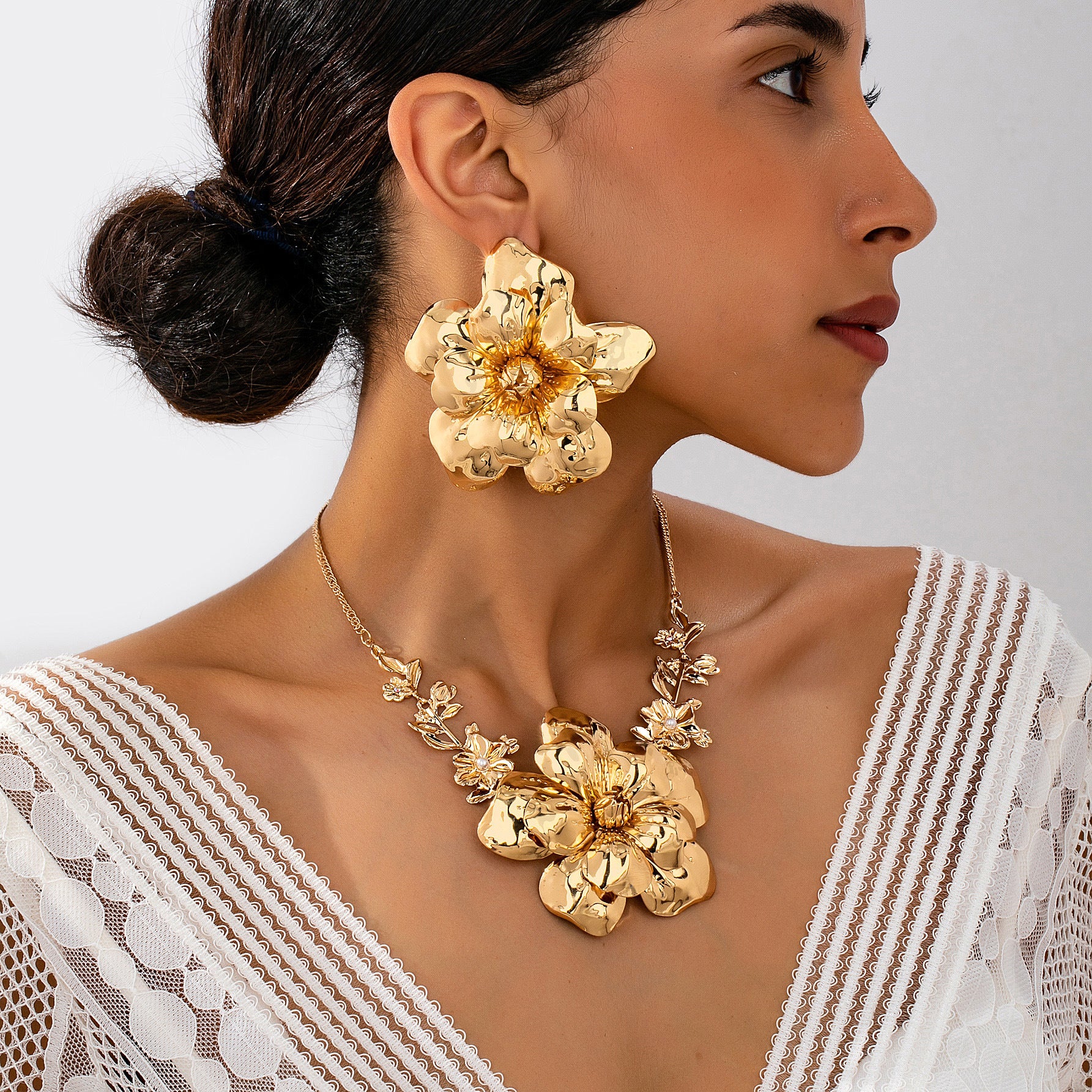 Damen Schmuckset mit kunstvollem Blütenmotiv Shop Nory