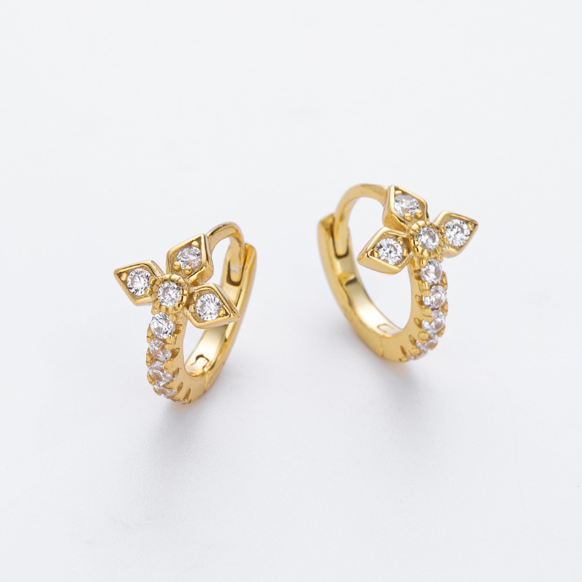 Damen Ohrhänger mit funkelndem Kreuzdesign aus hochwertigem 925 Sterling Silber Shop Nory
