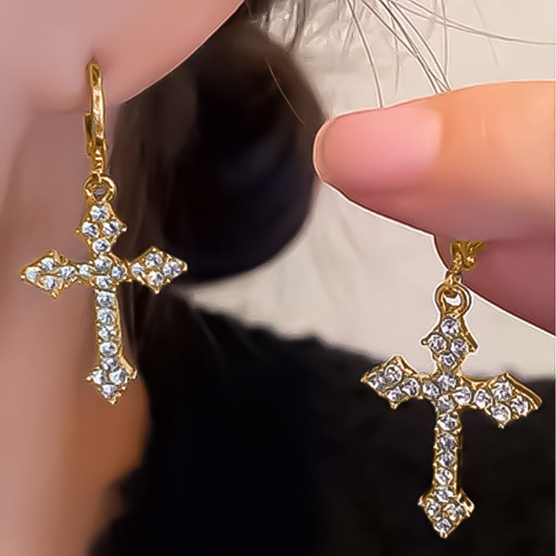 Damen Kreuzanhänger aus funkelndem Zirkonia Shop Nory