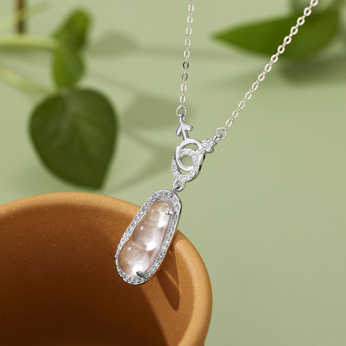 Damen elegante Halskette mit einzigartigem Anhänger und funkelnden Zirkonia Shop Nory