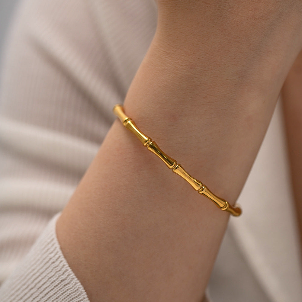 Damen Armreif im eleganten Bambusdesign aus hypoallergenem Edelstahl Shop Nory
