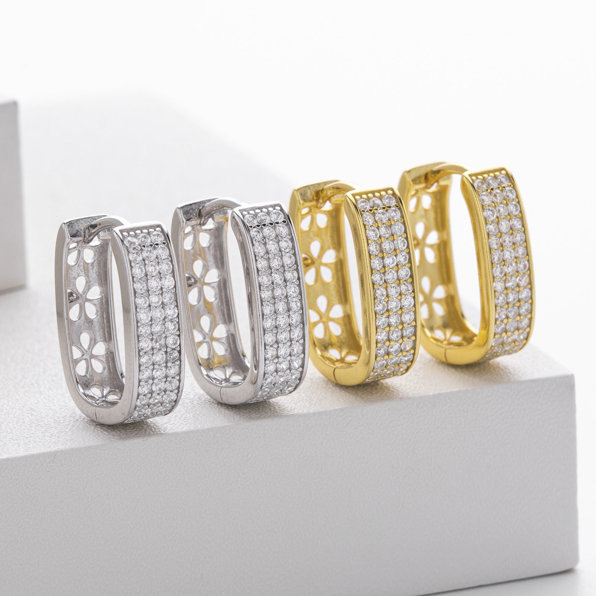 Damen Creolen mit funkelnden Zirkon-Steinen und elegantem Design Shop Nory