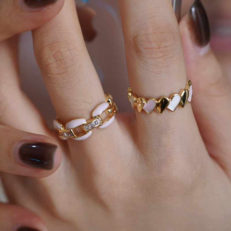 Damenring mit elegantem geflochtenem Design und schimmernden Akzenten Shop Nory