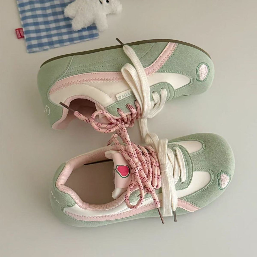 Damen Retro Pastell‑Sneaker mit Veloursoptik, gepolstertem Komfortfußbett und Herz‑Patch Shop Nory