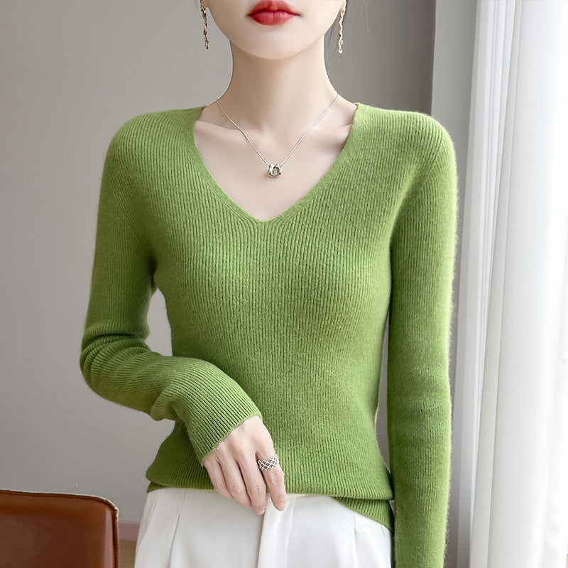 Damen Schmal geschnittener V‑Ausschnitt-Feinstrickpullover mit feiner Rippenstruktur und weicher Haptik Shop Nory