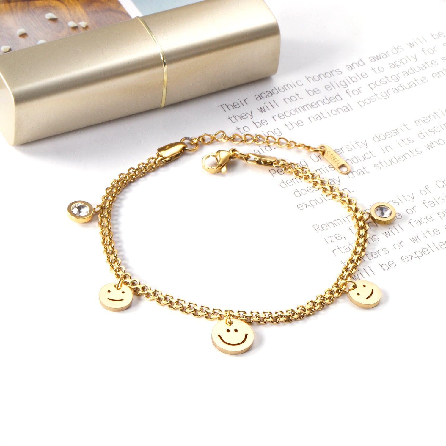 Damen elegant gestaltetes Armband mit funkelnden Kettenelementen Shop Nory