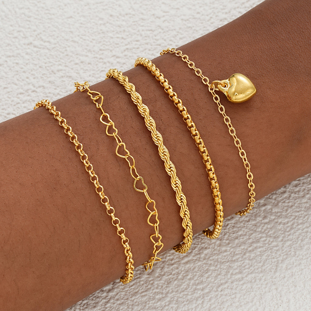 Damen Armband-Set mit filigranen goldfarbenen Ketten und Herzanhänger Shop Nory