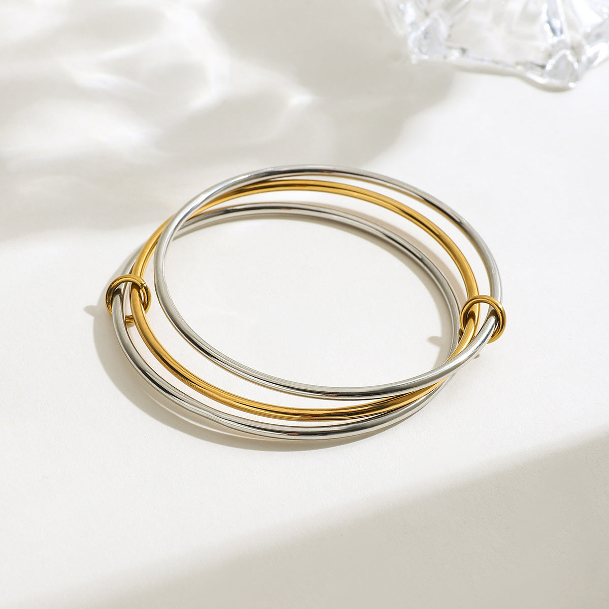 Damen Edelstahlarmband mit goldenen Akzenten und hypoallergener Verarbeitung Shop Nory