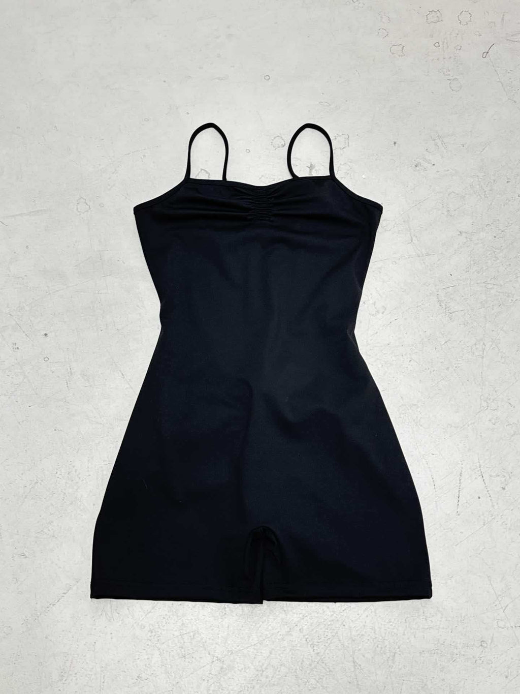 Damen sportlicher Badeanzug mit verstellbaren Trägern und Rüschendetails