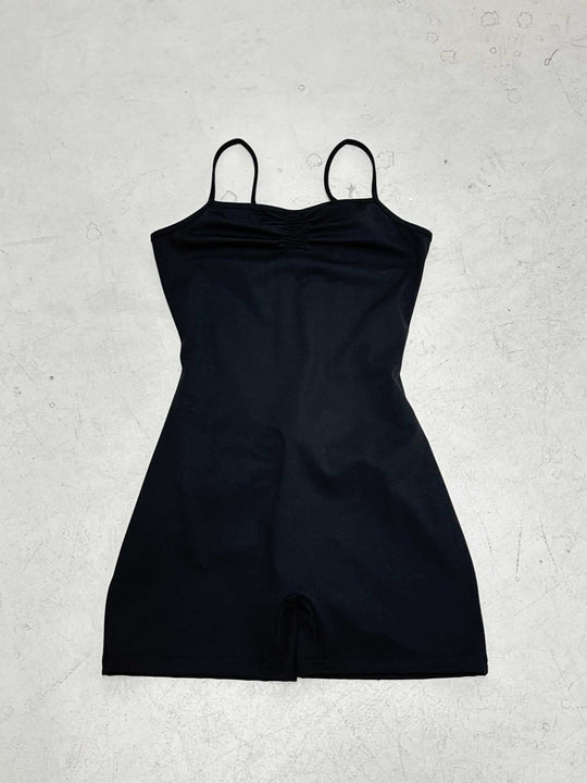 Damen sportlicher Badeanzug mit verstellbaren Trägern und Rüschendetails