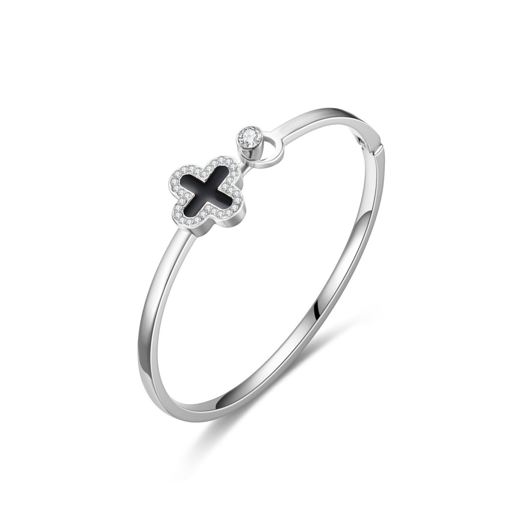Damen Armreif mit filigranem Kreuzanhänger und funkelnden Zirkonia Steinen Shop Nory