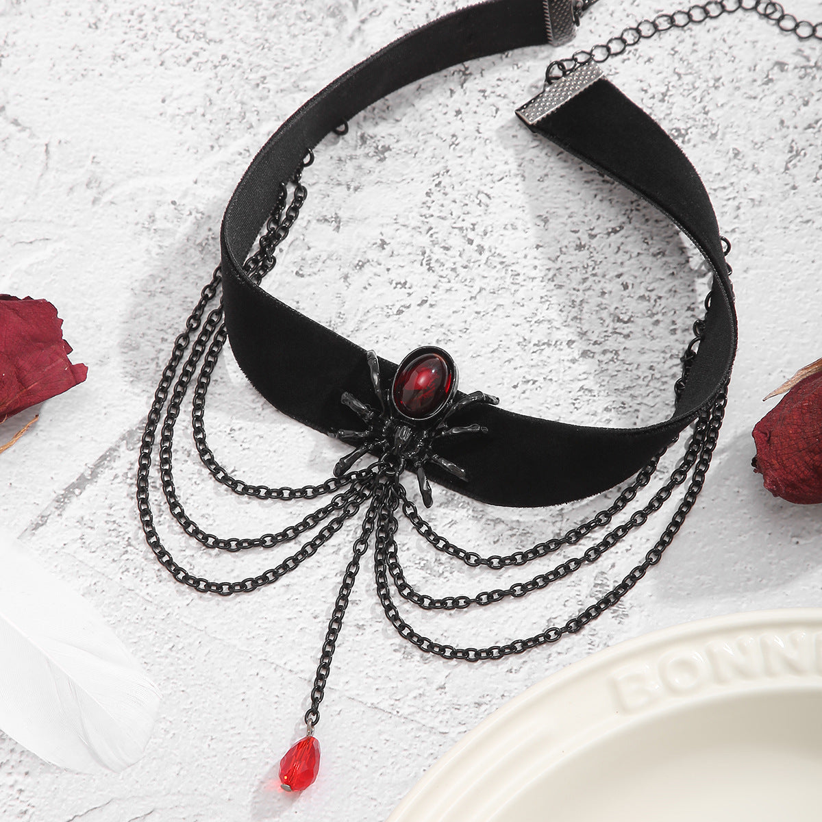 Damen Choker-Halskette mit Spinnenmotiven und eleganten Kettenverzierungen