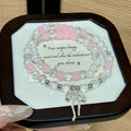 Damen Armband mit farbigen Halbedelsteinen und charmantem Schleifenanhänger Shop Nory
