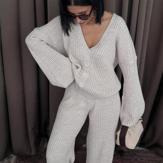 Damen Rippstrick-Cardigan mit überlangen Ärmeln und passender High-Waist-Loungehose Shop Nory