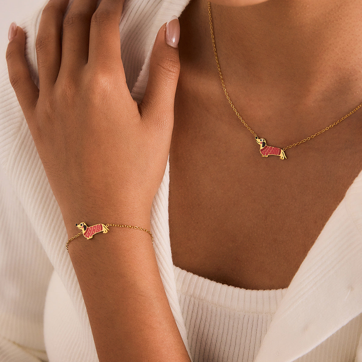 Damen Armband mit verspieltem Dackel-Motiv aus hypoallergenem Edelstahl Shop Nory