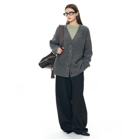 Damen Boxy‑Cardigan aus fluffigem Bouclé‑Wollmix mit tiefem V und Knopfleiste Shop Nory