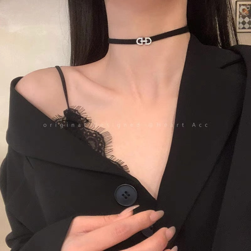 Damen Choker mit funkelndem Kristallverschluss Shop Nory