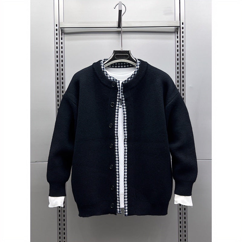 Unisex Lässige Strickjacke im Layering-Look mit Rundhals und Kontrast-Karoinnenschicht Shop Nory
