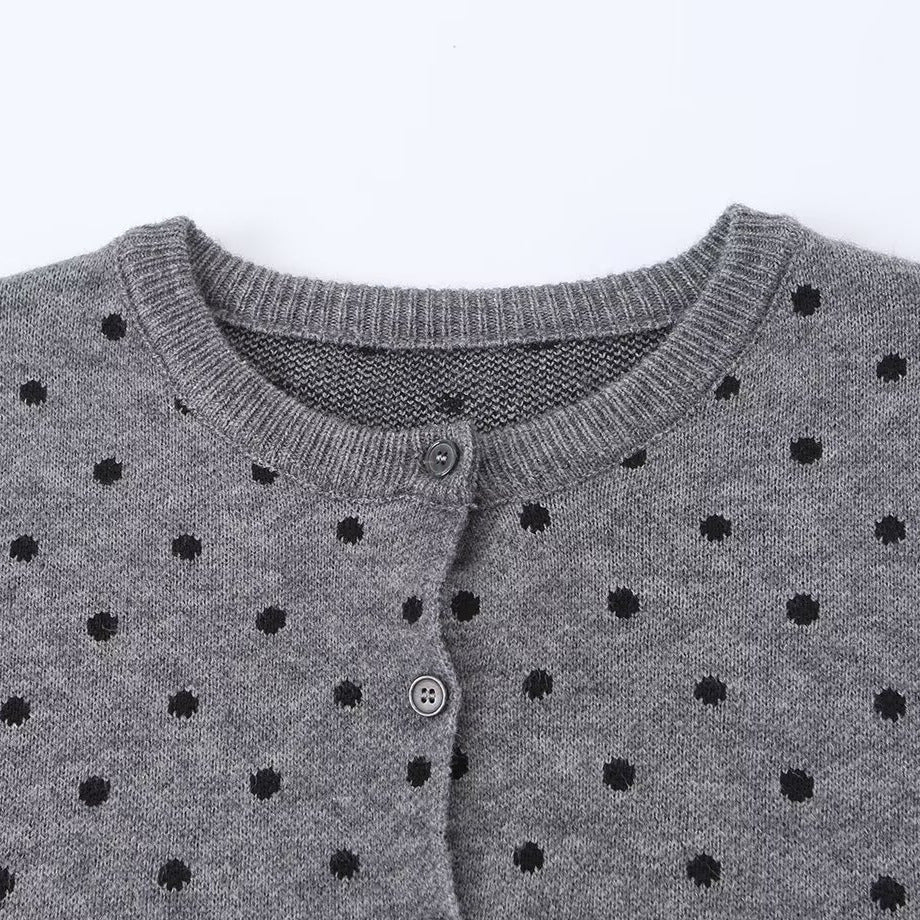 Damen Kurzer Feinstrick-Cardigan mit Rundhalsausschnitt, Allover-Pünktchenmuster und Knopfleiste Shop Nory