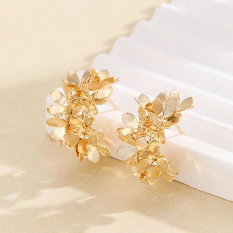 Damen Ohrstecker mit floralen, glitzernden Details Shop Nory