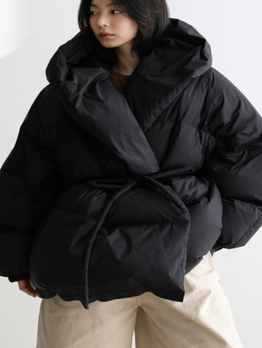 Damen Oversized Stepp-Winterjacke mit XXL-Kapuze und Kordeltaillenband Shop Nory