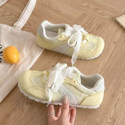 Damen Sneaker mit eleganten Spitzenakzenten und komfortabler Dämpfung