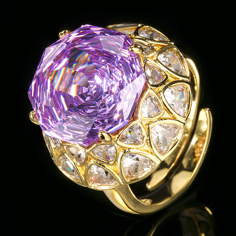 Luxus Cocktail Statement Ring mit übergroßem, facettiertem Mittelstein und tropfenförmigem Pavé-Kristall-Halo