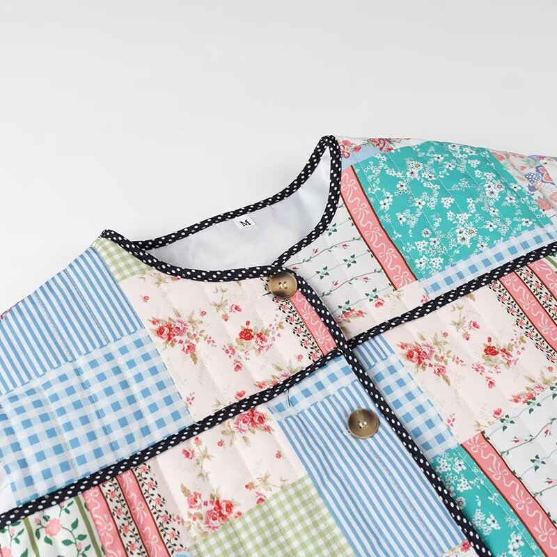 Damen gesteppte Patchwork-Quiltjacke mit Rundhalsausschnitt, Zierborte und Frontknöpfen Shop Nory