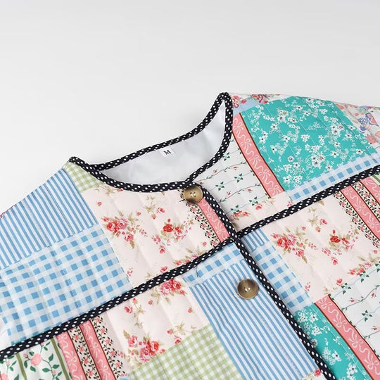 Damen gesteppte Patchwork-Quiltjacke mit Rundhalsausschnitt, Zierborte und Frontknöpfen Shop Nory