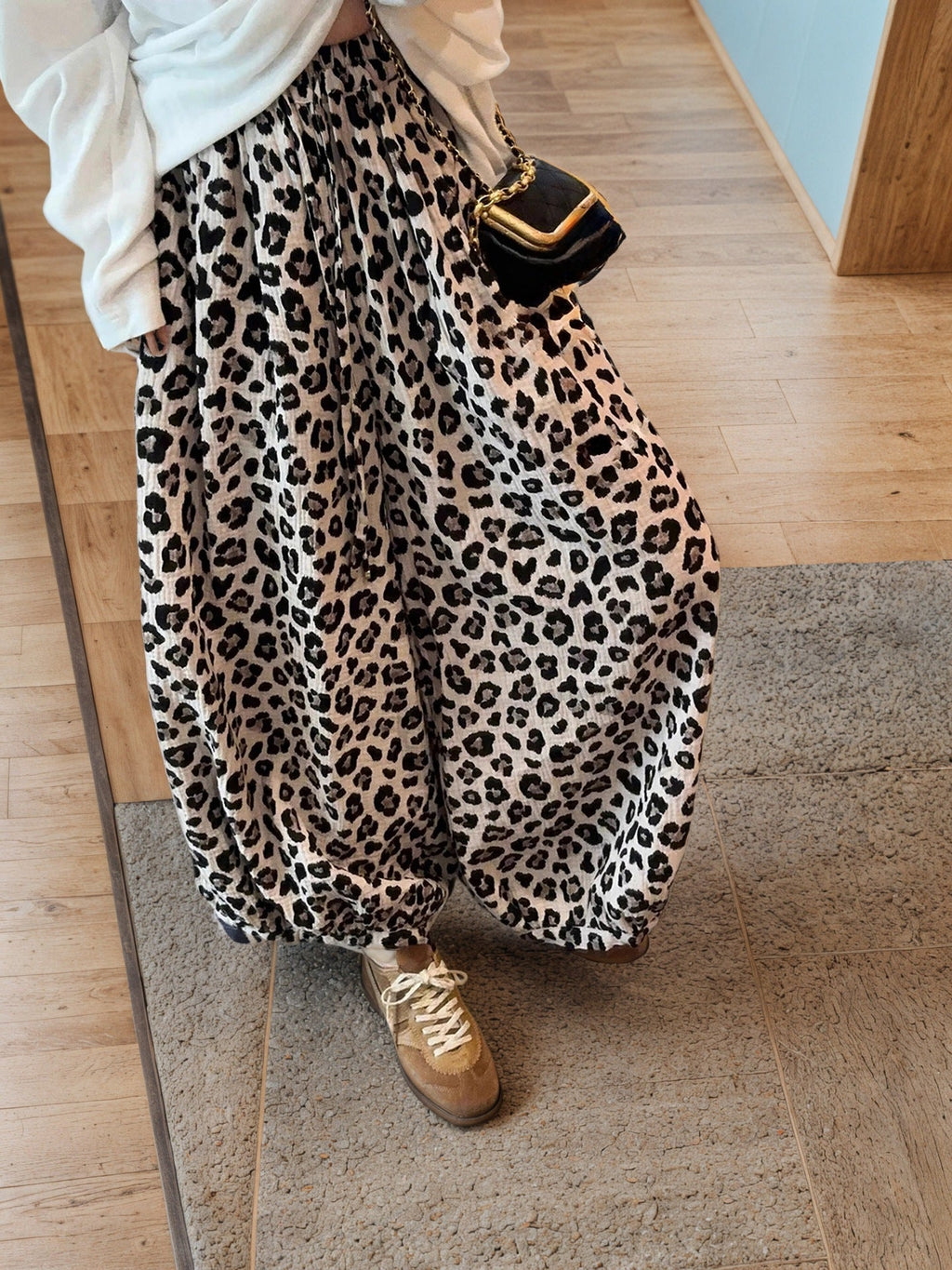 Damen Weit geschnittener Leoprint Rock mit elastischem Bund Shopnory