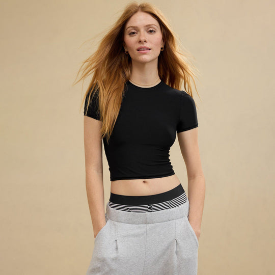 Damen Crop T-Shirt mit figurbetontem Schnitt