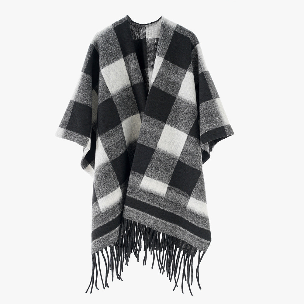 Damen Capeponcho im Plaid-Wickelstil aus Wollmix mit Fransensaum Shop Nory